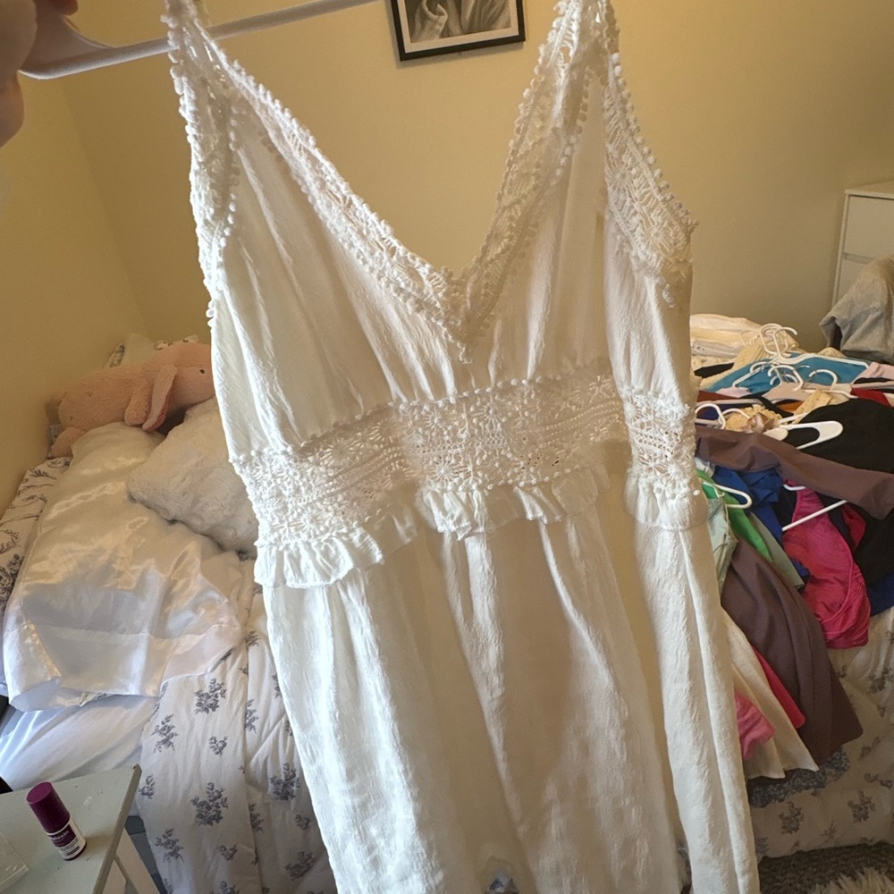 Elegant White Lace Trim Sleepwear